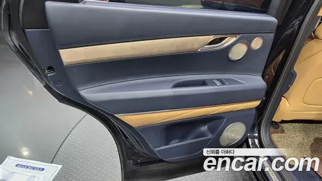 Genesis GV80 2021 — ფოტო 17/31
