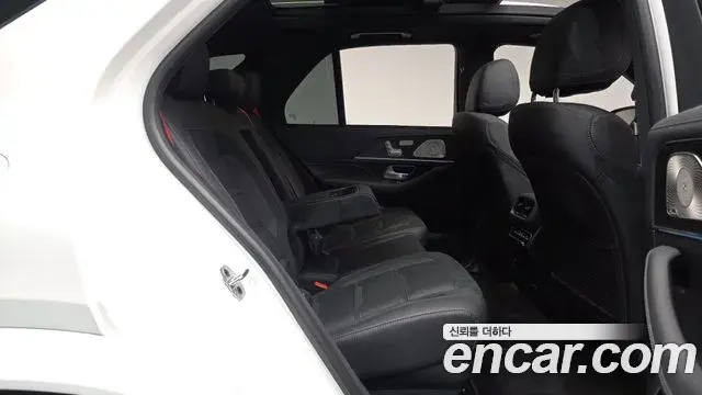 Mercedes-Benz GLE-Class 2025 — Photo 26/37