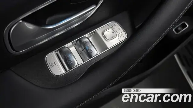 Mercedes-Benz GLE-Class 2025 — Photo 23/37