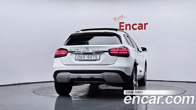 Mercedes-Benz GLA-Class 2018 — Фото 4/20