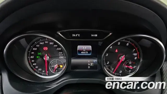 Mercedes-Benz GLA-Class 2018 — Фото 8/20