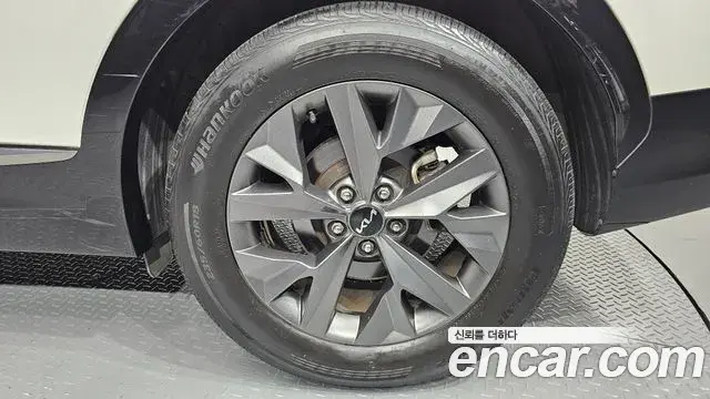 Kia Sportage 2021 — ფოტო 6/35