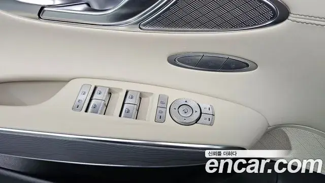 Genesis GV70 2023 — Photo 4/31