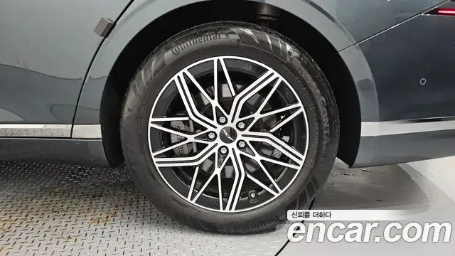 Genesis G90 2022 — ფოტო 20/31
