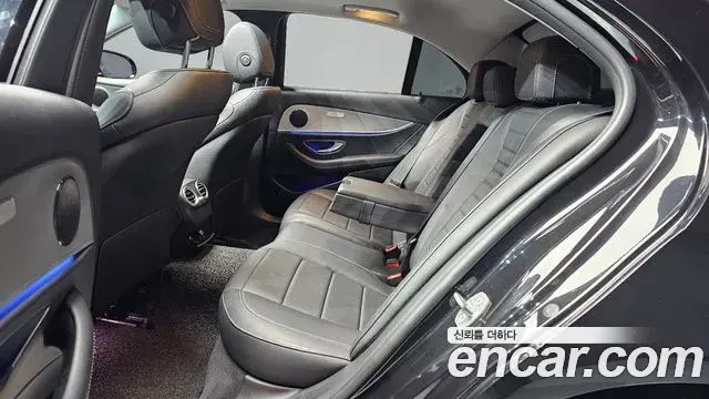Mercedes-Benz E-Class 2018 — Фото 12/20