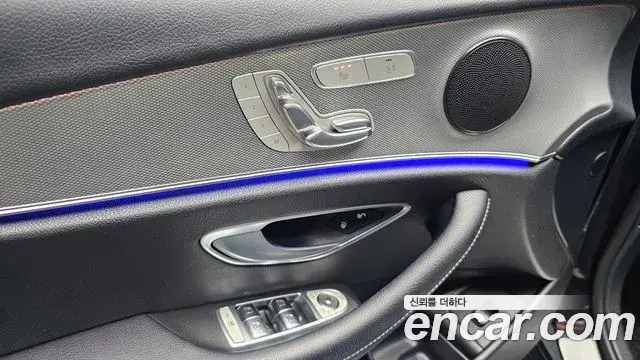 Mercedes-Benz E-Class 2018 — Фото 17/20