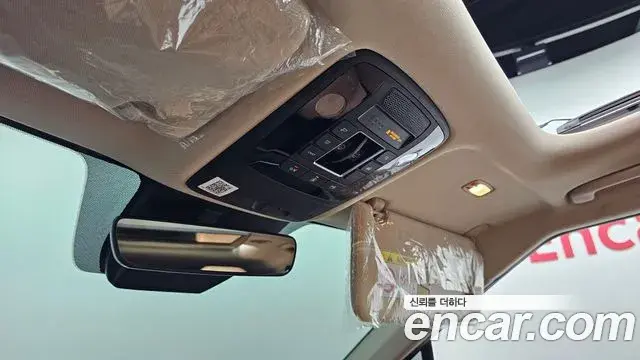 Kia Carnival 2021 — Фото 18/20