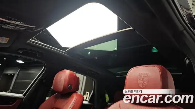 Porsche Cayenne 2020 — ფოტო 13/31