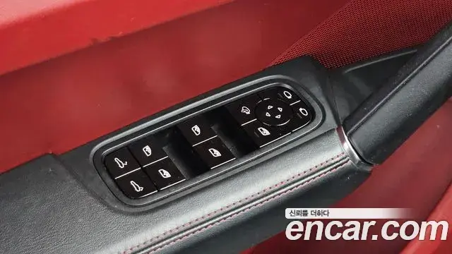 Porsche Cayenne 2020 — ფოტო 12/31