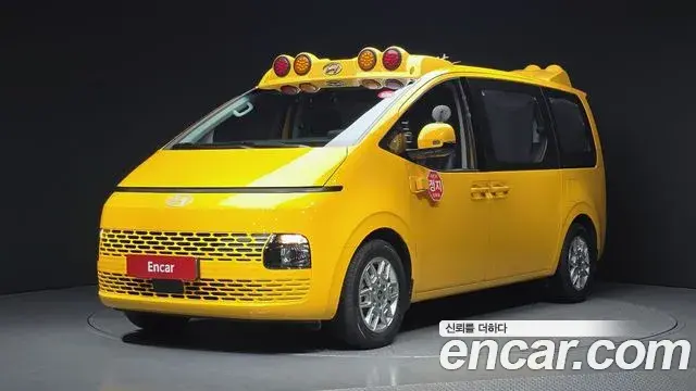 Hyundai Staria 2024 — Photo 15/28