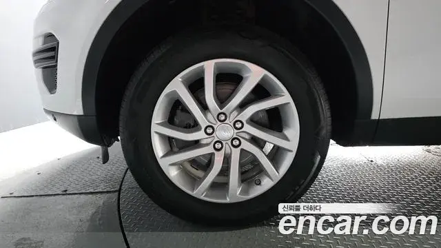 Land Rover Discovery Sport 2019 — ფოტო 41/42