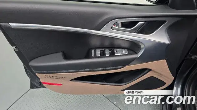 Genesis G70 2018 — Photo 30/34