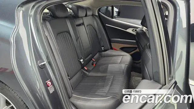 Genesis G70 2018 — Photo 11/34