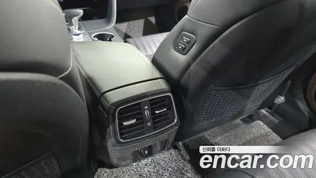 Genesis G70 2018 — Photo 19/34