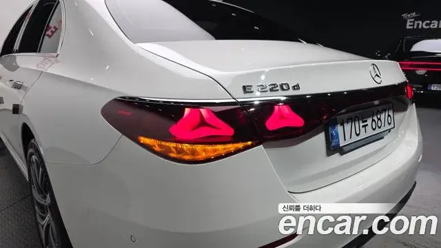 Mercedes-Benz E-Class 2024 — ფოტო 26/33
