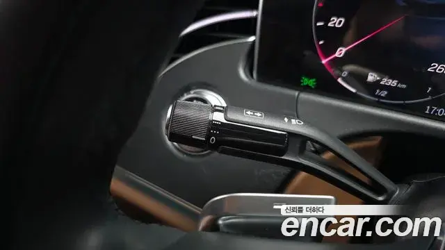 Mercedes-Benz E-Class 2024 — ფოტო 15/33