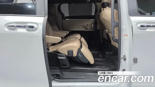 Toyota Sienna 2023 — Photo 1/20
