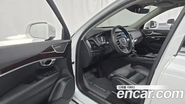 Volvo XC90 2018 — Şəkil 19/20