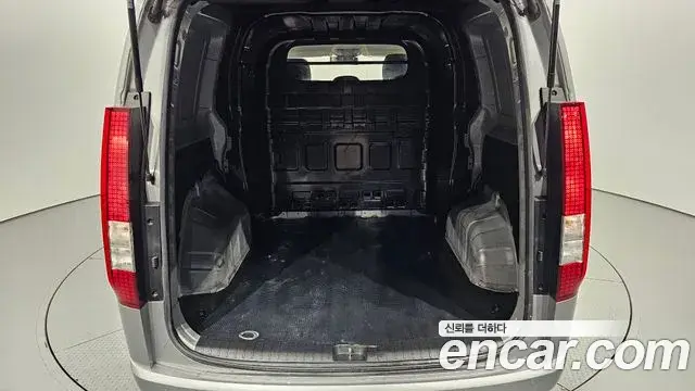 Hyundai Staria 2021 — Photo 20/20