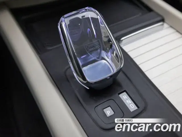 Volvo XC60 2026 — ფოტო 1/19