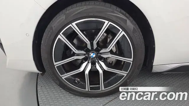 BMW 7 Series 2024 — Photo 31/39