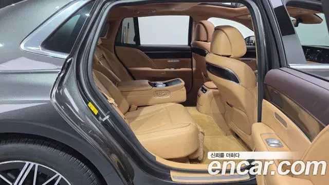Genesis G90 2022 — Photo 35/42