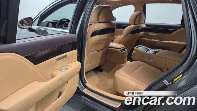 Genesis G90 2022 — Photo 40/42
