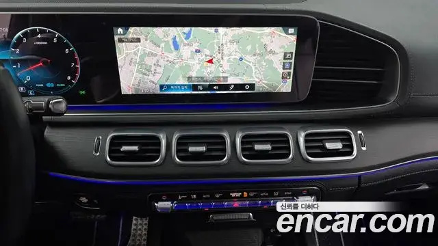 Mercedes-Benz GLS-Class 2020 — Photo 18/34