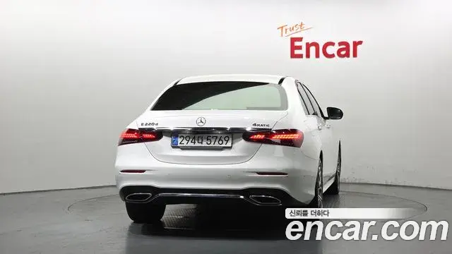 Mercedes-Benz E-Class 2020 — Фото 4/20
