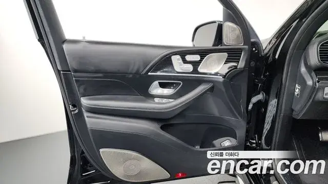 Mercedes-Benz GLS-Class 2023 — ფოტო 11/42