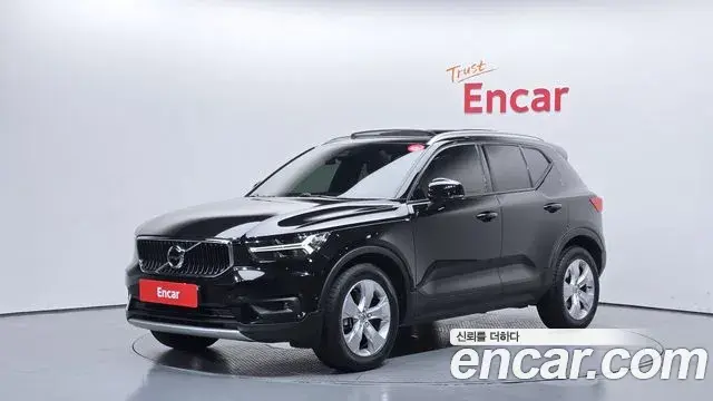 Volvo XC40 2019 — Фото 1/20