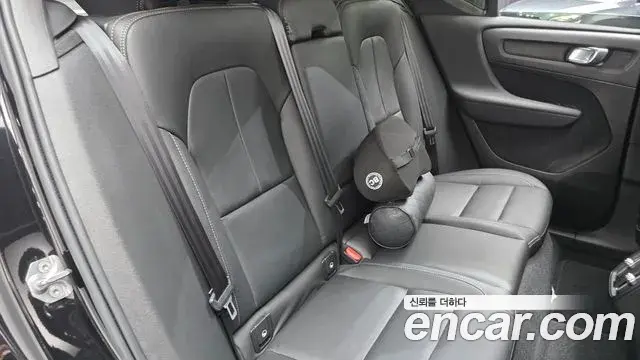 Volvo XC40 2019 — Photo 16/30