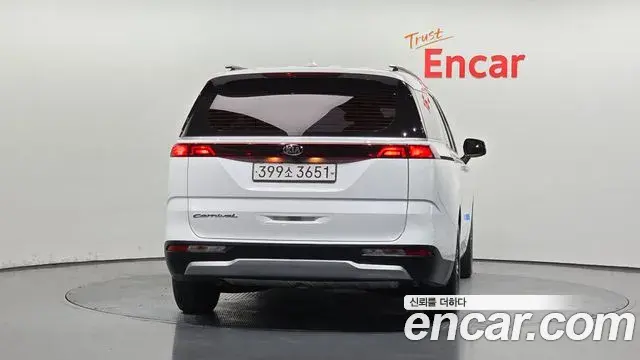 Kia Carnival 2021 — Фото 4/20