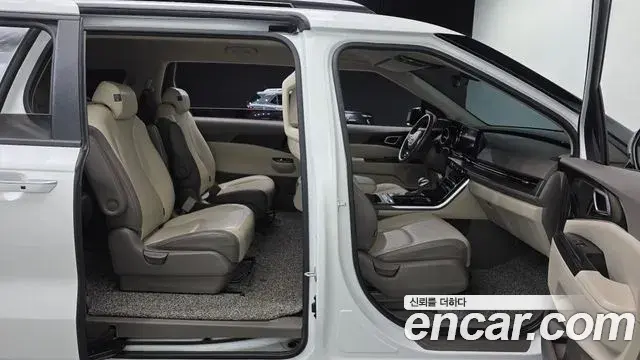 Kia Carnival 2021 — Şəkil 19/30