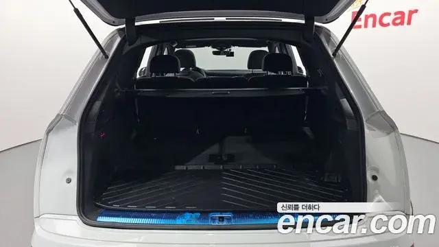 Audi Q7 2020 — ფოტო 2/34