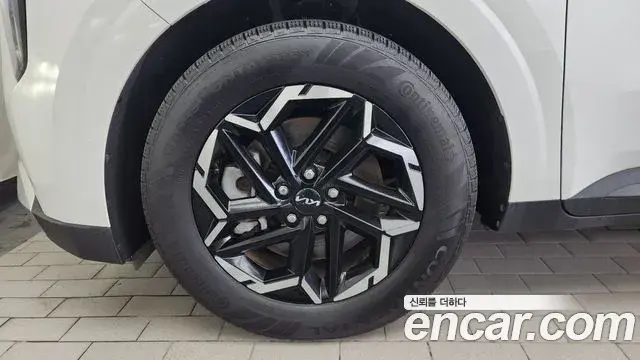 Kia Carnival 2024 — Şəkil 14/30