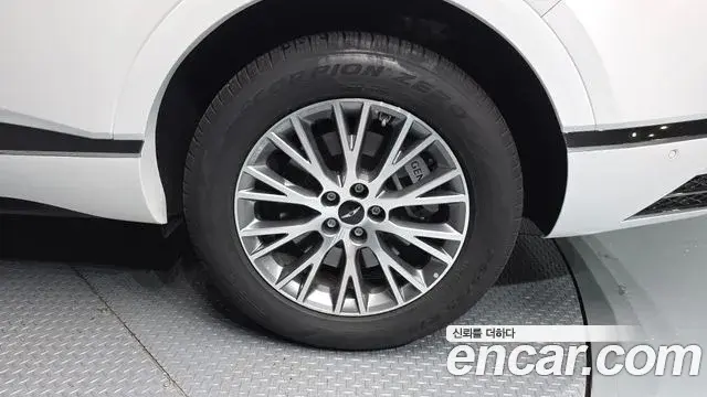 Genesis GV80 2025 — Photo 24/34
