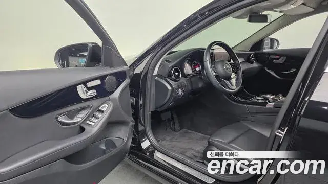 Mercedes-Benz C-Class 2019 — Şəkil 7/31