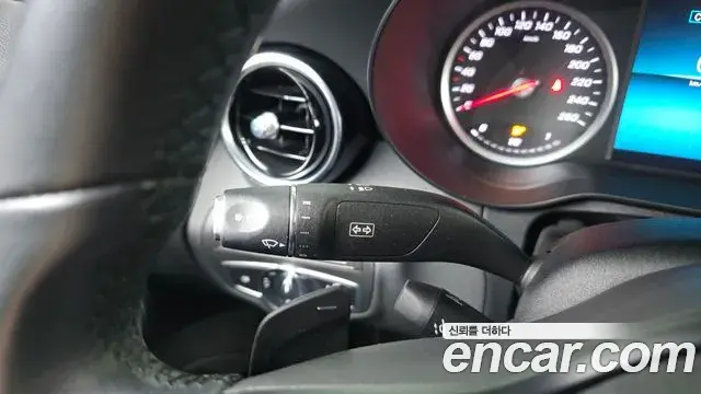 Mercedes-Benz C-Class 2019 — Şəkil 17/31