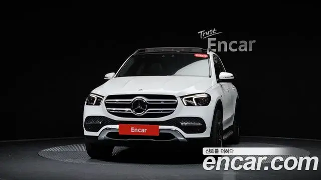 Mercedes-Benz GLE-Class 2021 — Photo 3/20