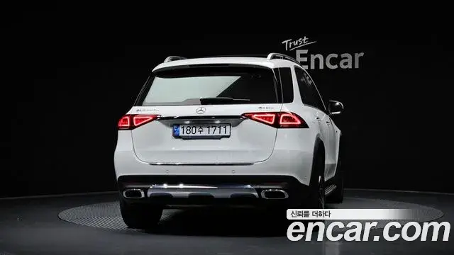 Mercedes-Benz GLE-Class 2021 — Photo 4/20