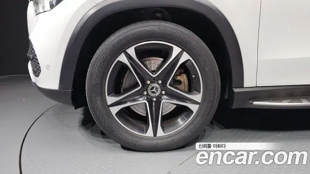 Mercedes-Benz GLE-Class 2021 — Photo 5/20