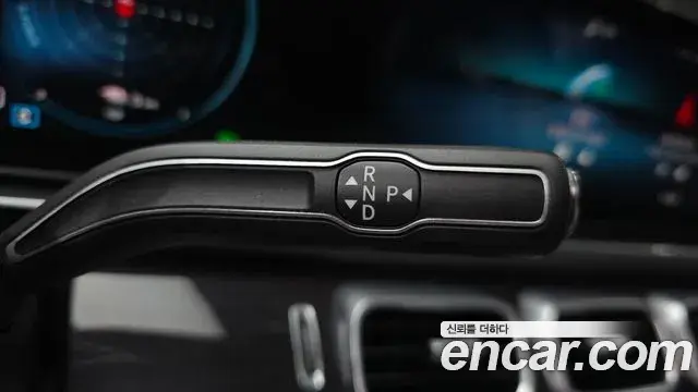 Mercedes-Benz GLE-Class 2021 — Photo 9/20