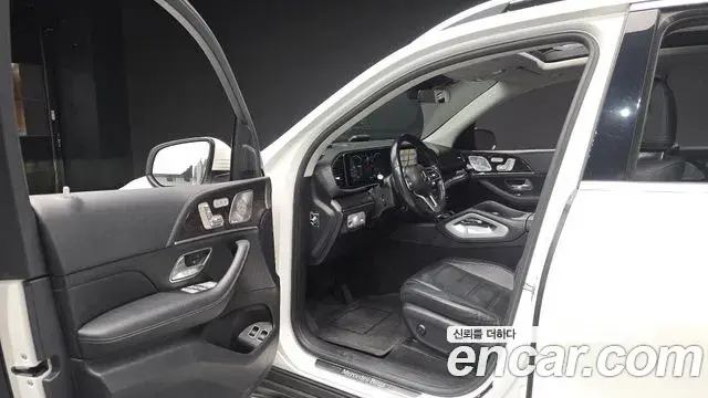 Mercedes-Benz GLE-Class 2021 — Photo 10/20