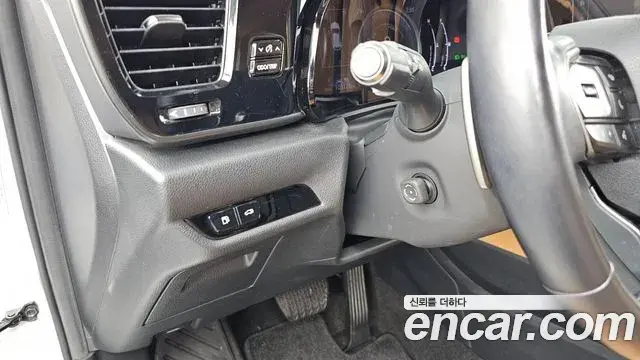 Lexus NX350h 2023 — Photo 2/36
