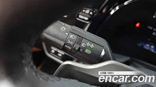 Lexus NX350h 2023 — Photo 34/36