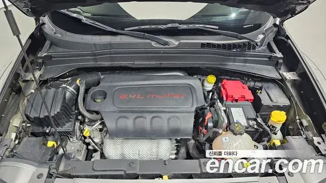 Jeep Renegade 2021 — Photo 19/20