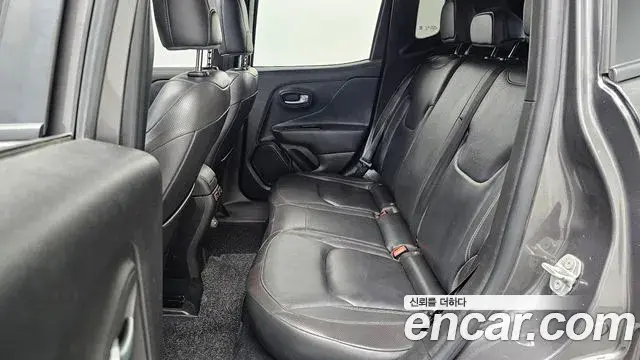 Jeep Renegade 2021 — Photo 12/20