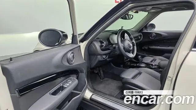Mini Cooper Clubman 2021 — Photo 10/20