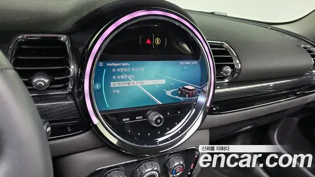 Mini Cooper Clubman 2021 — Photo 14/20